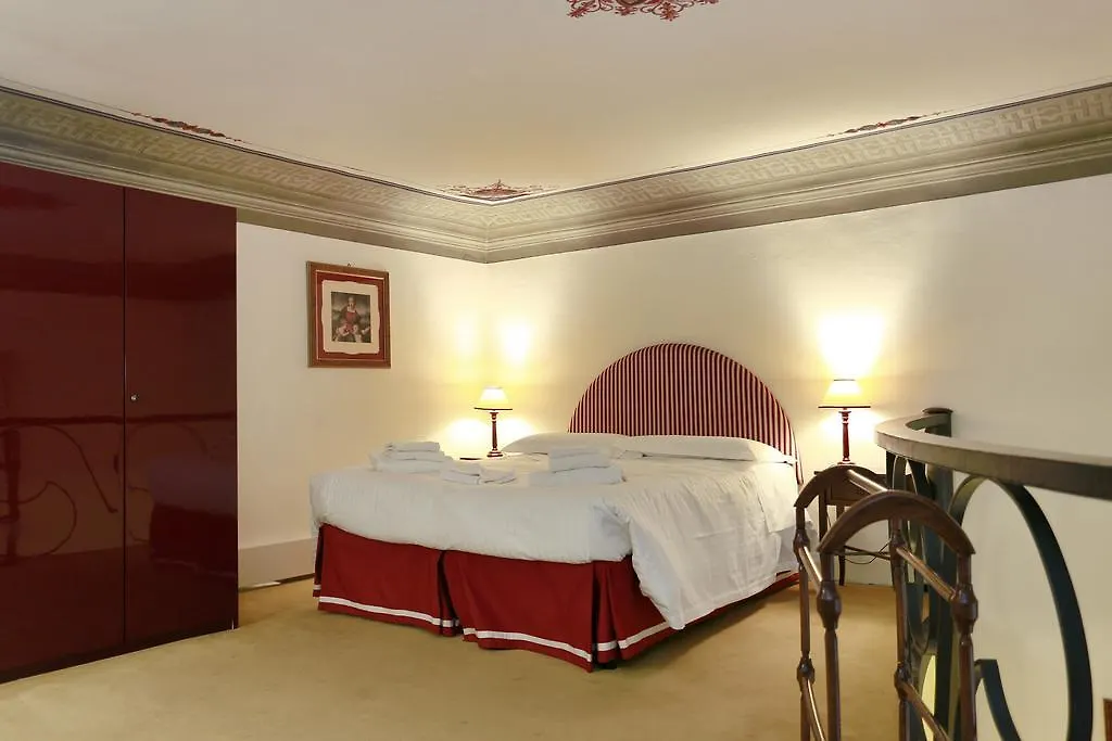 Residenza D'Epoca Via Santo Spirito 6 Florence 2*,  Italy